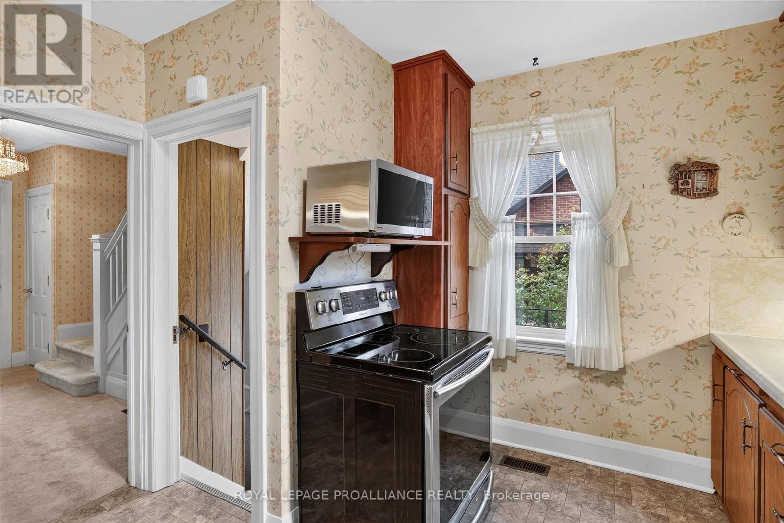210 Aberdeen Avenue, Peterborough (Northcrest Ward 5), Ontario  K9H 4W8 - Photo 15 - X13791694