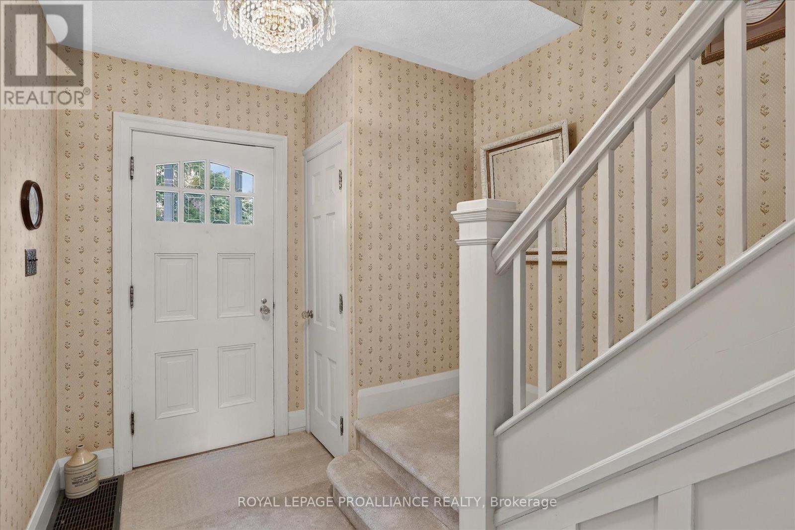 210 Aberdeen Avenue, Peterborough (Northcrest Ward 5), Ontario  K9H 4W8 - Photo 6 - X13791694