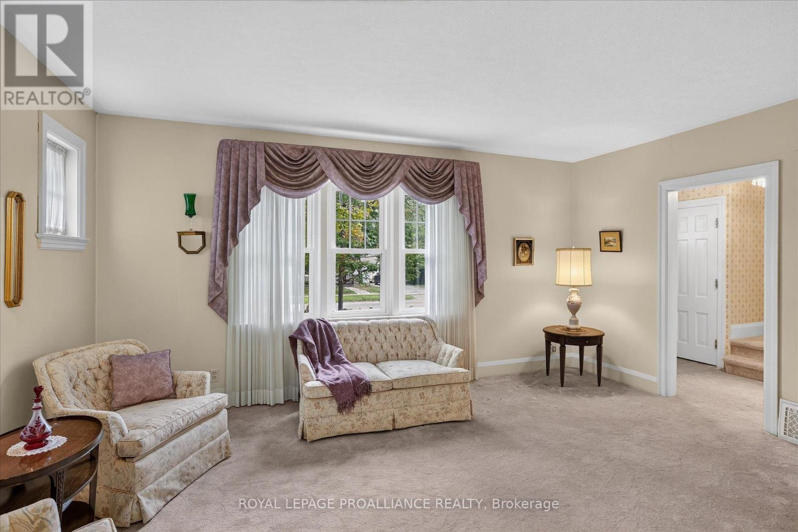 210 Aberdeen Avenue, Peterborough (Northcrest Ward 5), Ontario  K9H 4W8 - Photo 8 - X13791694