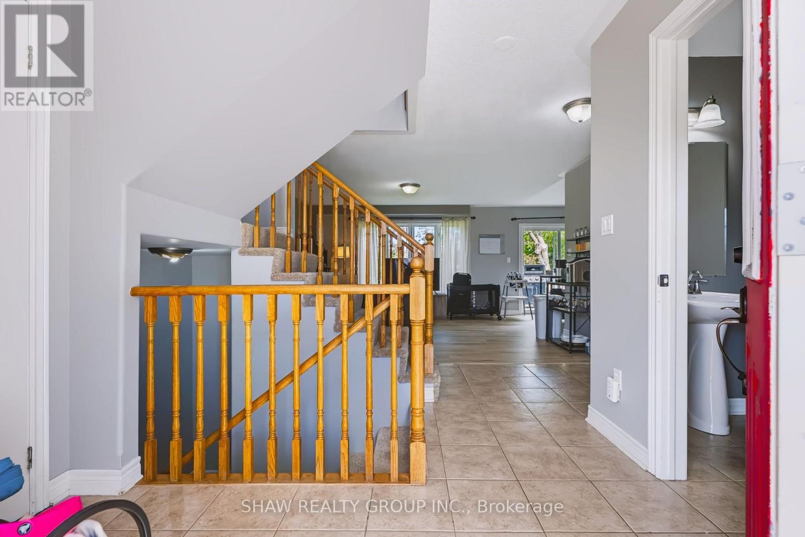 24 Fallingbrook Crescent, Kawartha Lakes (Lindsay), Ontario  K9V 0B3 - Photo 4 - X13792570