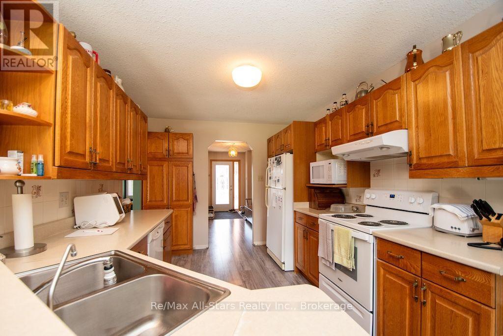 1921 Mapleridge Drive, Peterborough (Monaghan Ward 2), Ontario  K9K 1R1 - Photo 10 - X13793188
