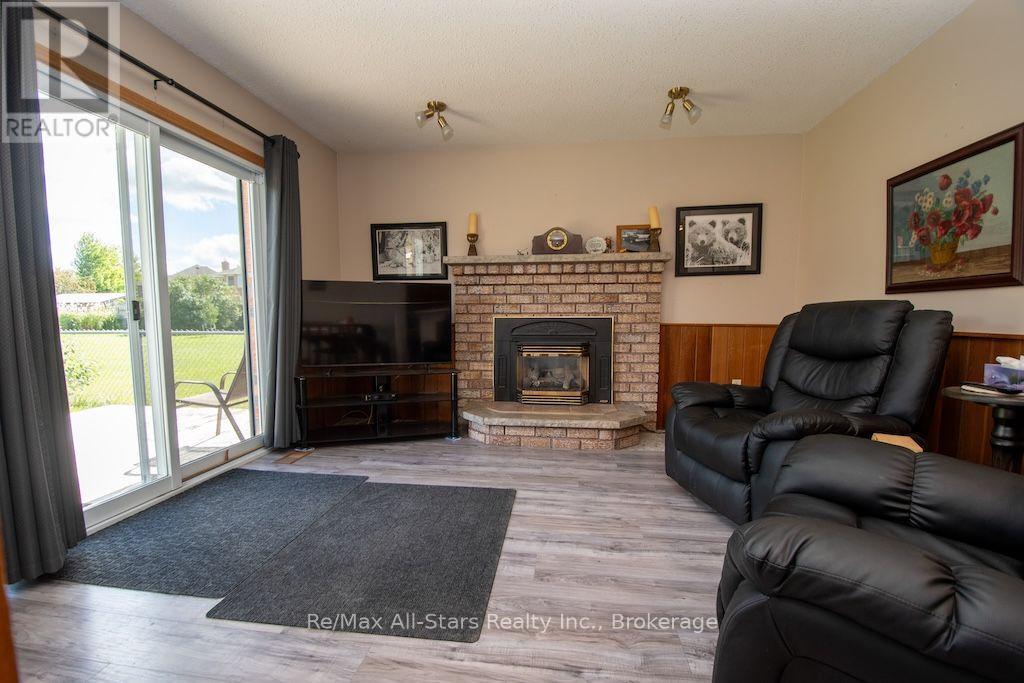 1921 Mapleridge Drive, Peterborough (Monaghan Ward 2), Ontario  K9K 1R1 - Photo 12 - X13793188