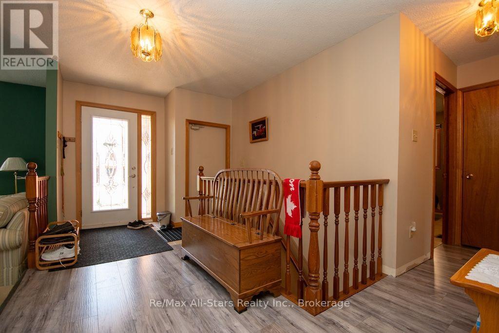 1921 Mapleridge Drive, Peterborough (Monaghan Ward 2), Ontario  K9K 1R1 - Photo 4 - X13793188