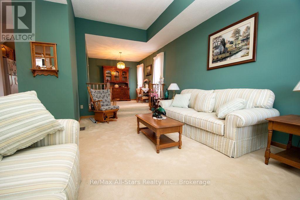 1921 Mapleridge Drive, Peterborough (Monaghan Ward 2), Ontario  K9K 1R1 - Photo 6 - X13793188