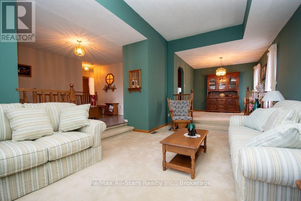 1921 Mapleridge Drive, Peterborough (Monaghan Ward 2), Ontario  K9K 1R1 - Photo 7 - X13793188