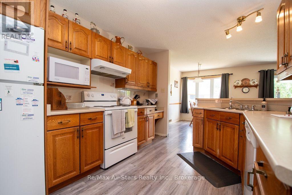 1921 Mapleridge Drive, Peterborough (Monaghan Ward 2), Ontario  K9K 1R1 - Photo 9 - X13793188