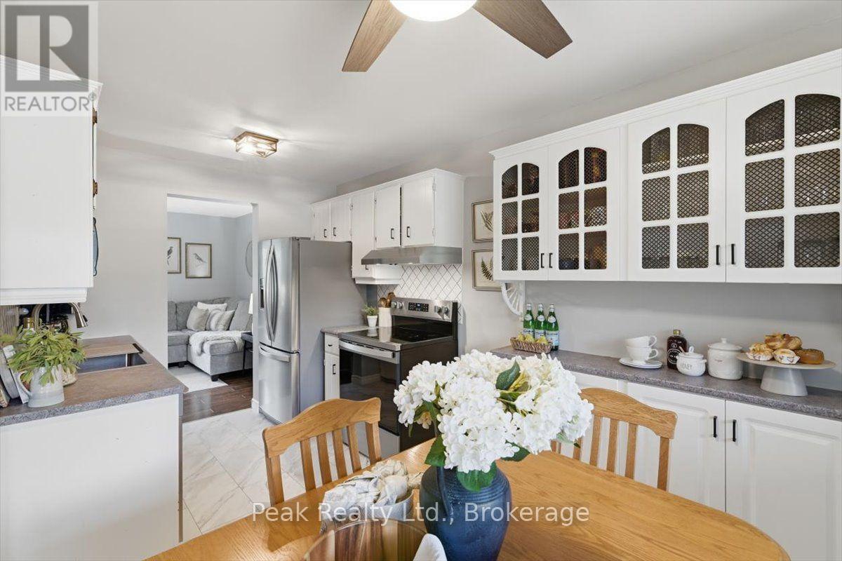 1673 Applewood Crescent, Peterborough (Monaghan Ward 2), Ontario  K9K 1N3 - Photo 5 - X13794578