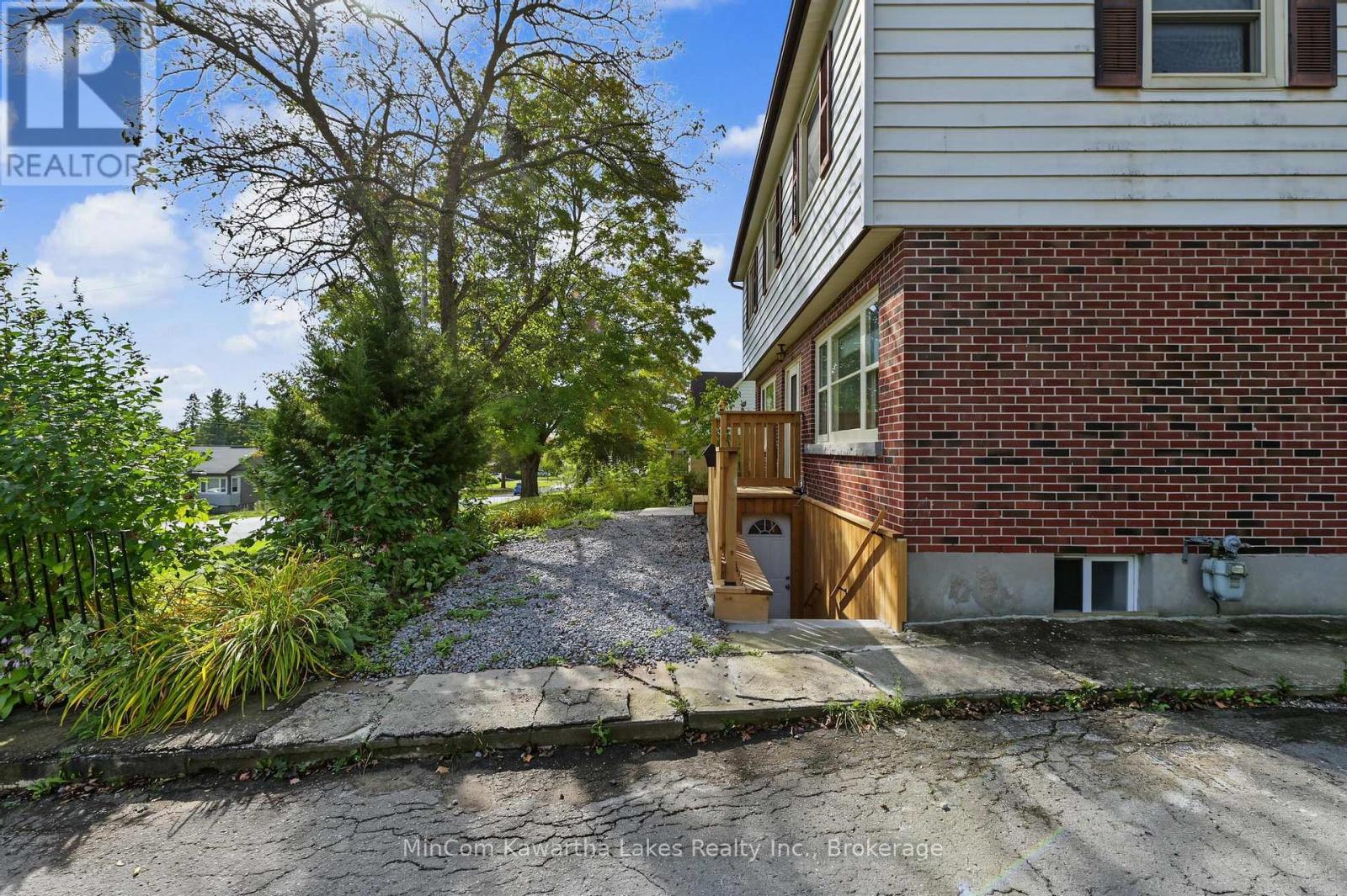 71 Greenhill Drive, Peterborough (Otonabee Ward 1), Ontario  K9J 6E2 - Photo 3 - X13795300