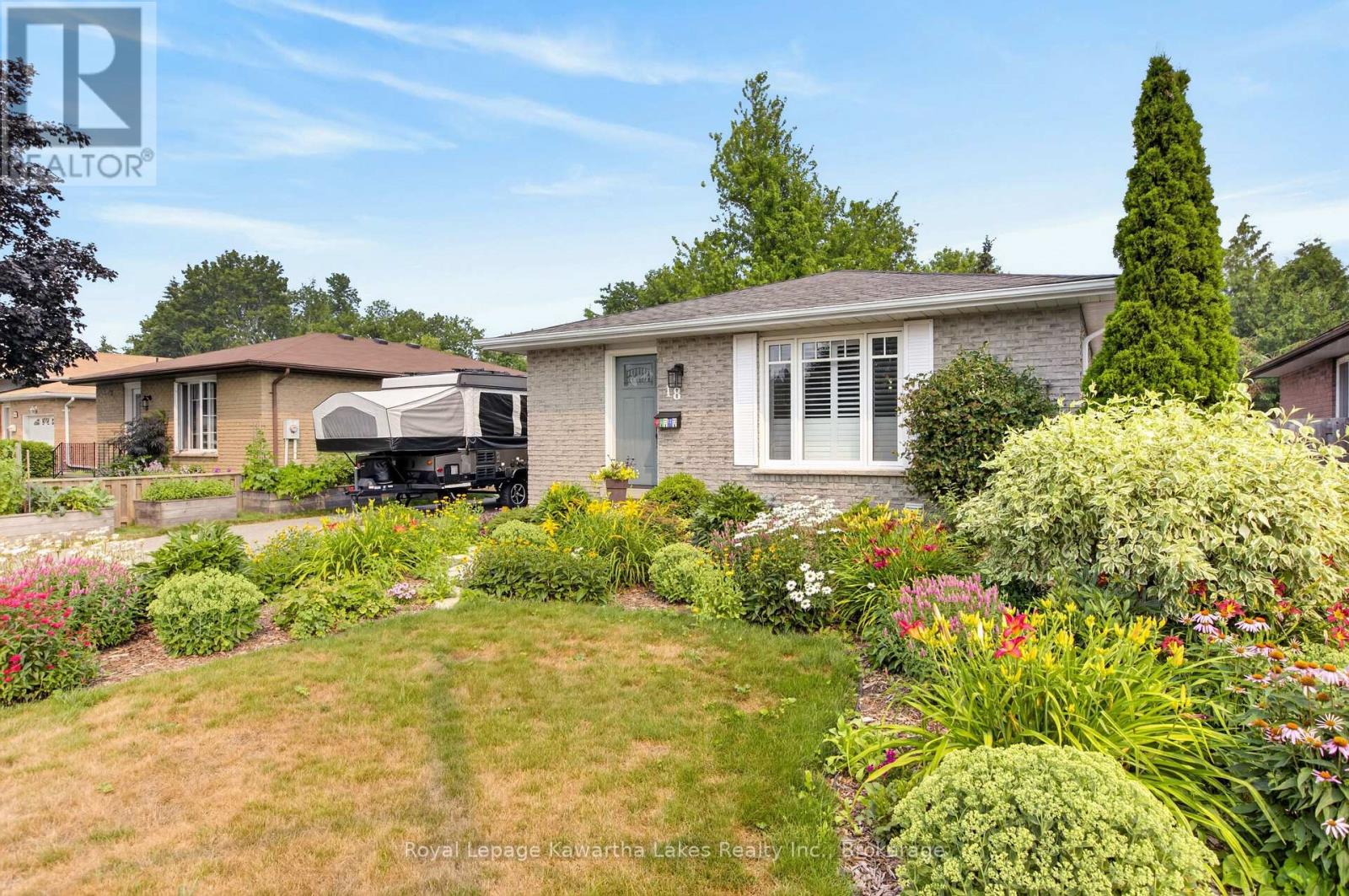 18 Madill Crescent, Kawartha Lakes (Lindsay), Ontario  K9V 5W8 - Photo 2 - X13795474