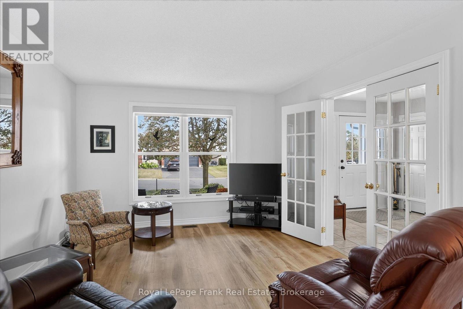 1544 Glenforest Crescent, Peterborough (Monaghan Ward 2), Ontario  K9K 2J1 - Photo 4 - X13796210