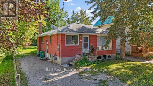 547 Albert Street, Peterborough (Town Ward 3), Ontario  K9J 4N7 - Photo 2 - X13797070