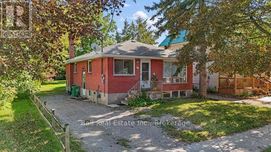 547 Albert Street, Peterborough (Town Ward 3), Ontario  K9J 4N7 - Photo 3 - X13797070