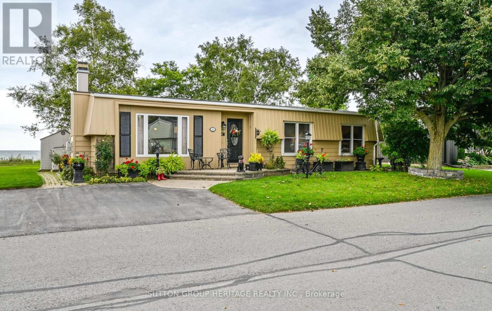 89 BLUFFS ROAD, clarington (newcastle), Ontario