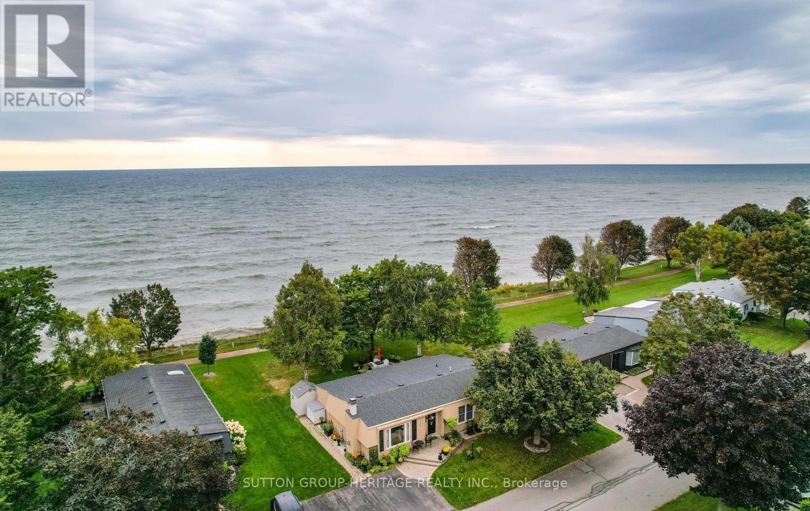 89 Bluffs Road, Clarington (Newcastle), Ontario  L1B 1B9 - Photo 2 - E13796954