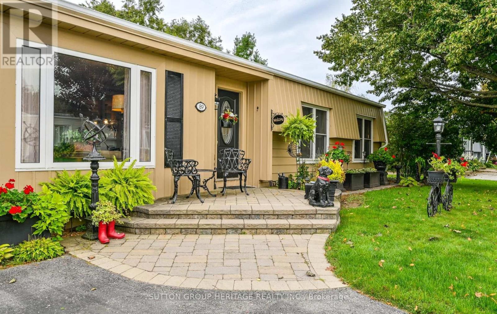 89 Bluffs Road, Clarington (Newcastle), Ontario  L1B 1B9 - Photo 3 - E13796954