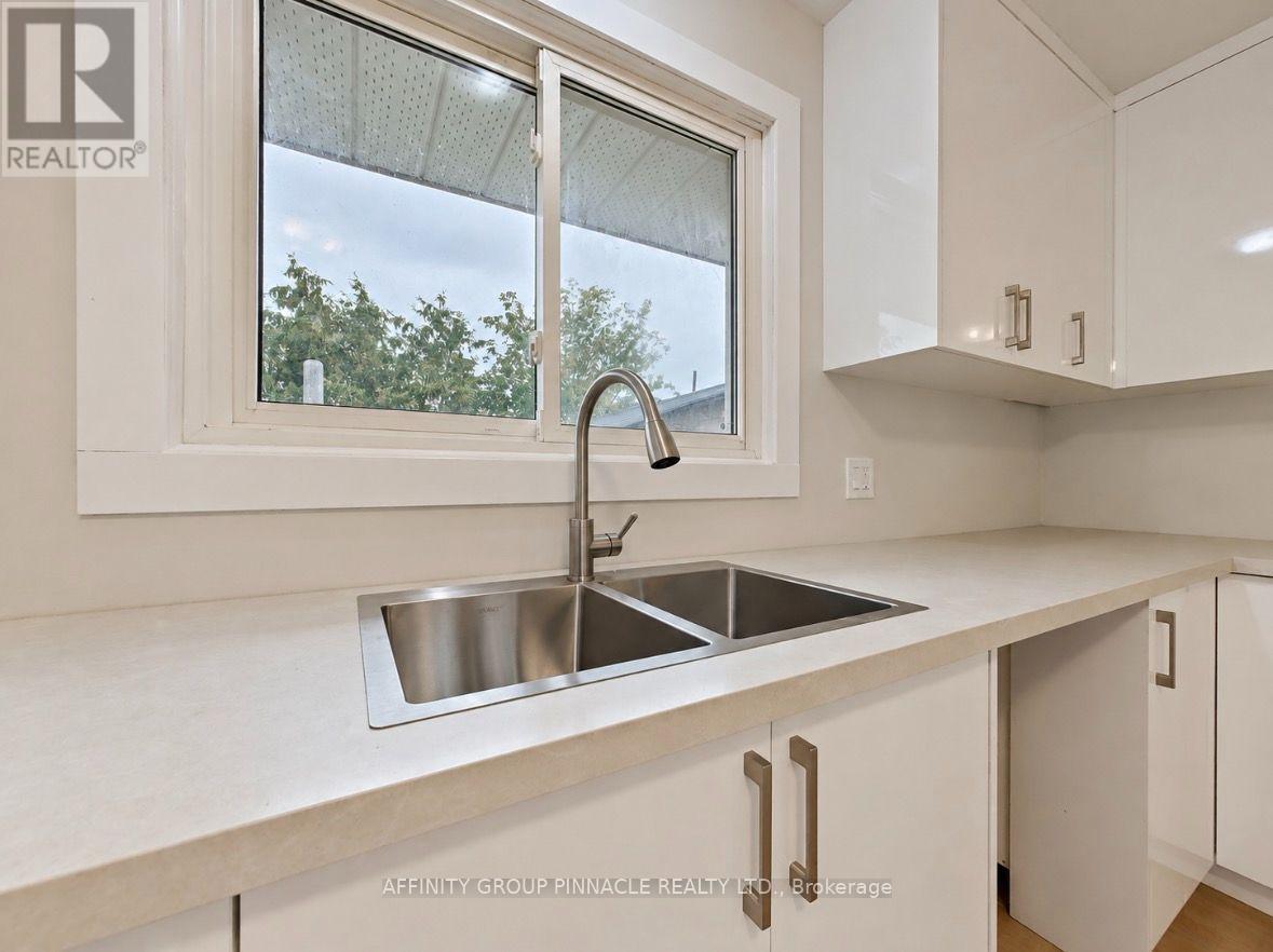 92 St Patrick Street, Kawartha Lakes (Lindsay), Ontario  K9V 1R6 - Photo 8 - X13799020