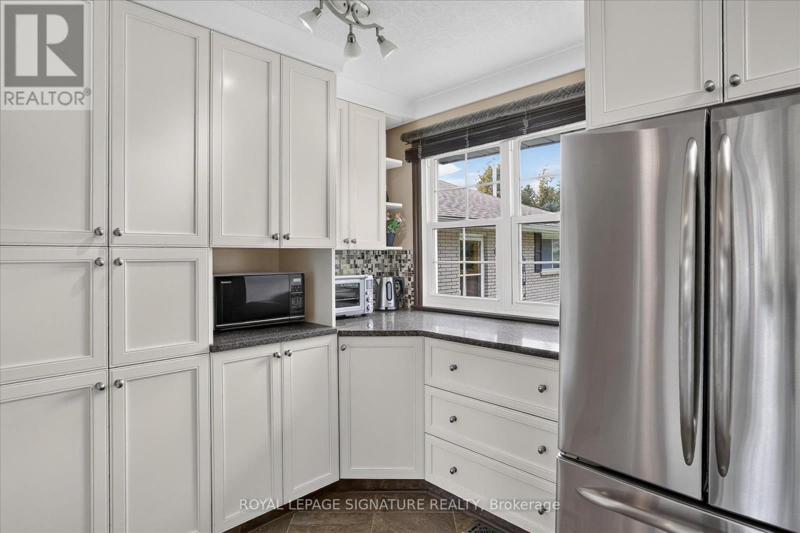 16 Lawrence Street S, Kawartha Lakes (Emily), Ontario  K9J 6X3 - Photo 12 - X13799374