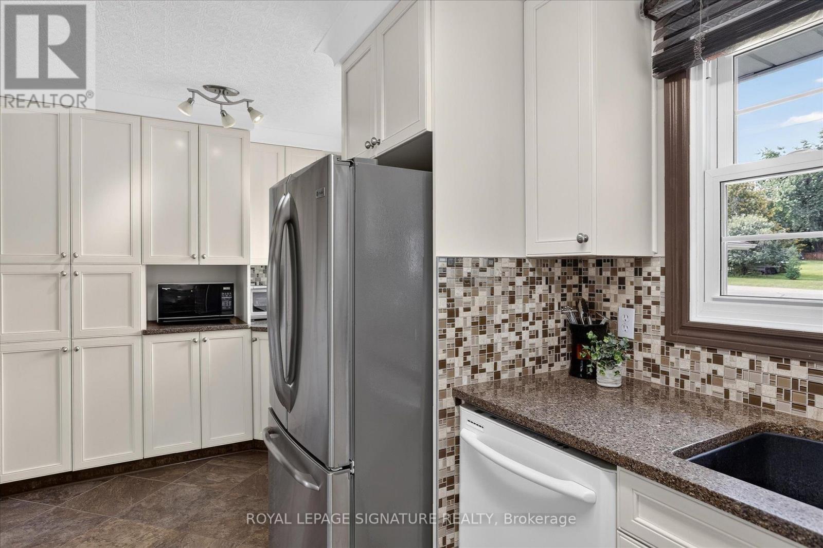 16 Lawrence Street S, Kawartha Lakes (Emily), Ontario  K9J 6X3 - Photo 13 - X13799374