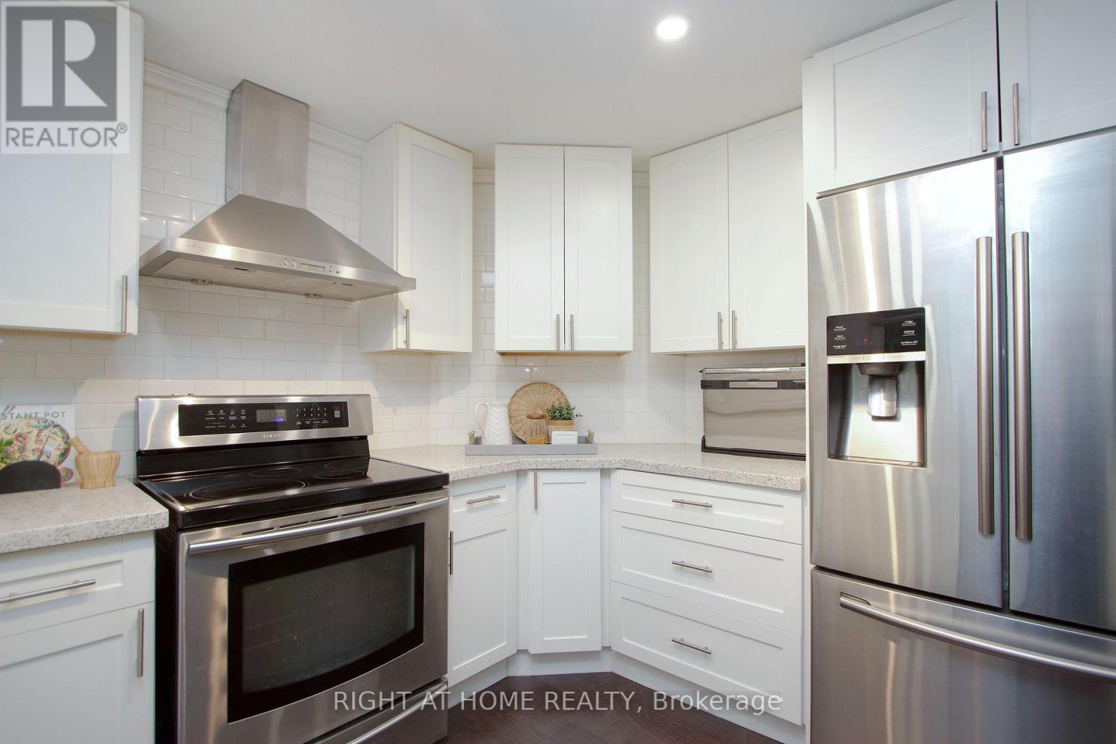 13 Cornerbrook Court, Clarington (Newcastle), Ontario  L1B 1B7 - Photo 15 - E13800880