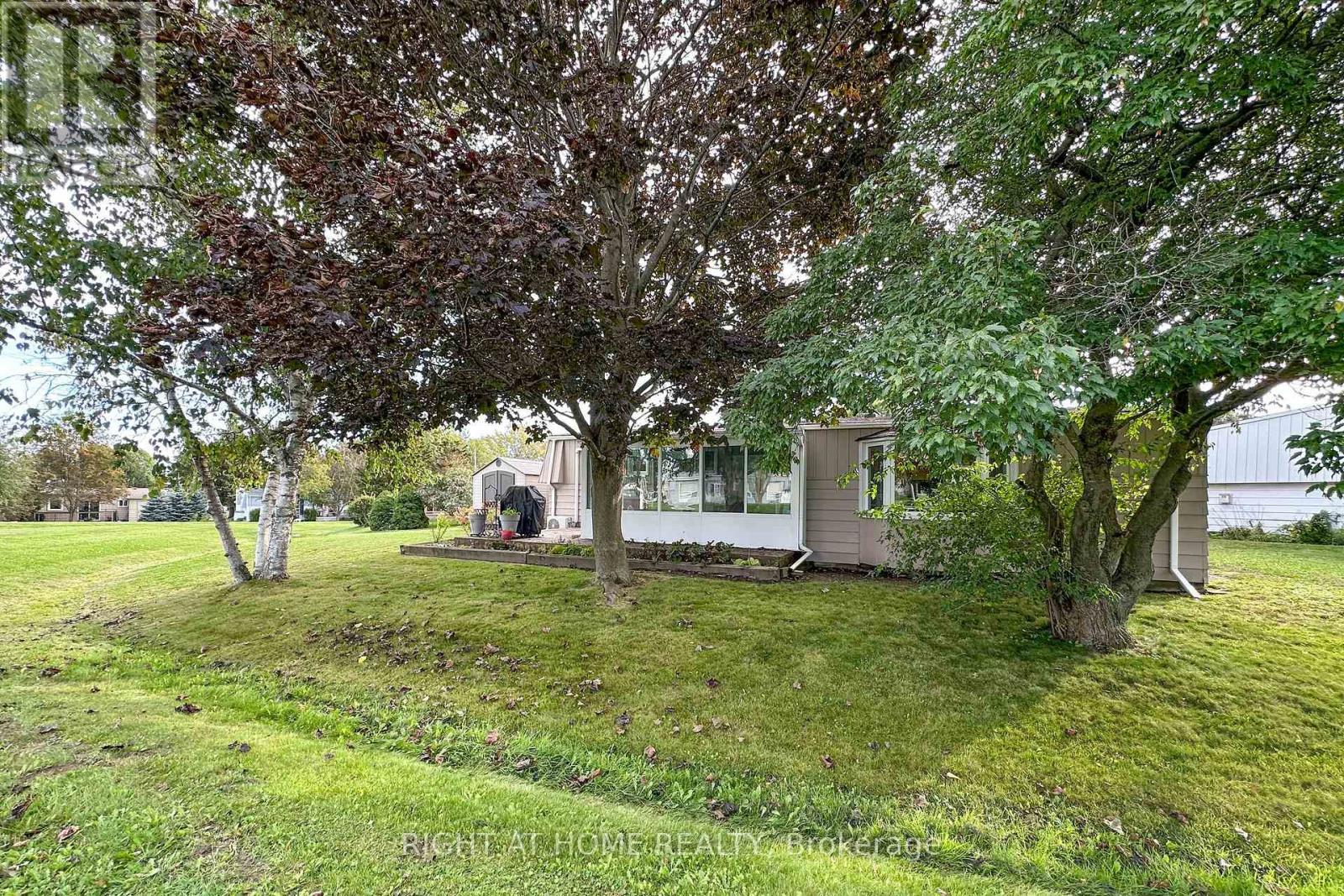 13 Cornerbrook Court, Clarington (Newcastle), Ontario  L1B 1B7 - Photo 29 - E13800880