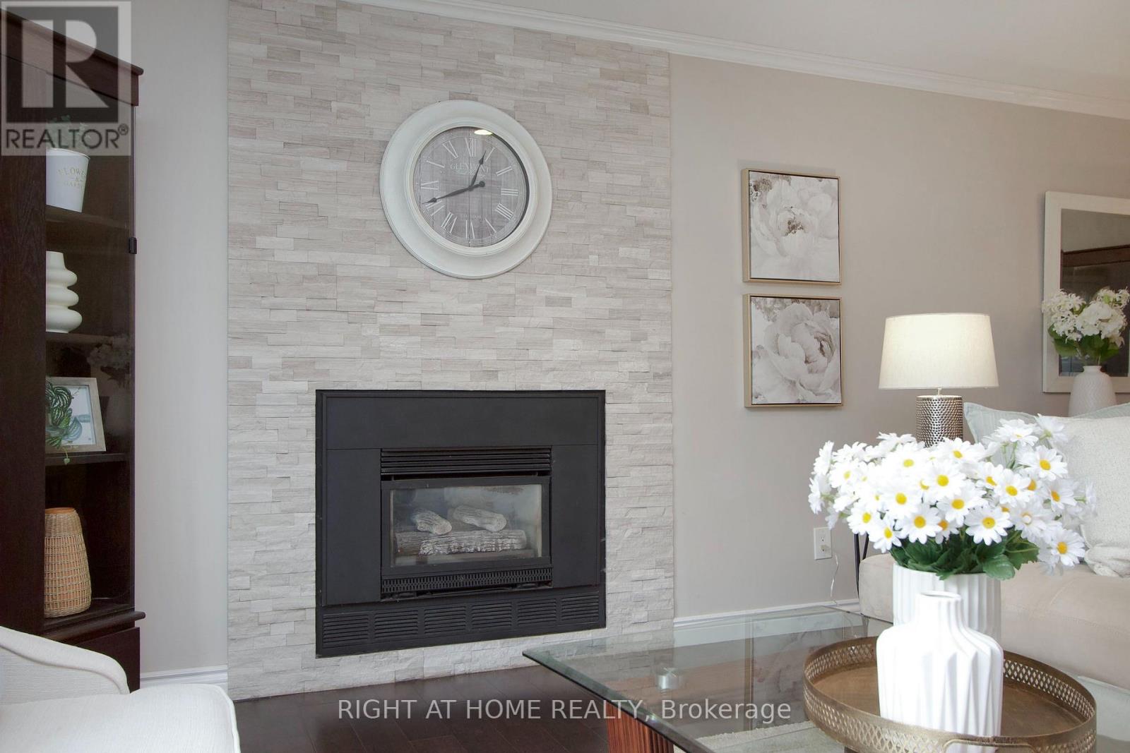 13 Cornerbrook Court, Clarington (Newcastle), Ontario  L1B 1B7 - Photo 6 - E13800880