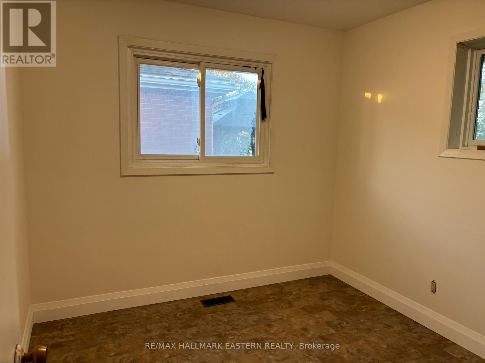Main Floor Unit - 893 Ford Street, Peterborough (Otonabee Ward 1), Ontario  K9J 5V2 - Photo 6 - X13800954