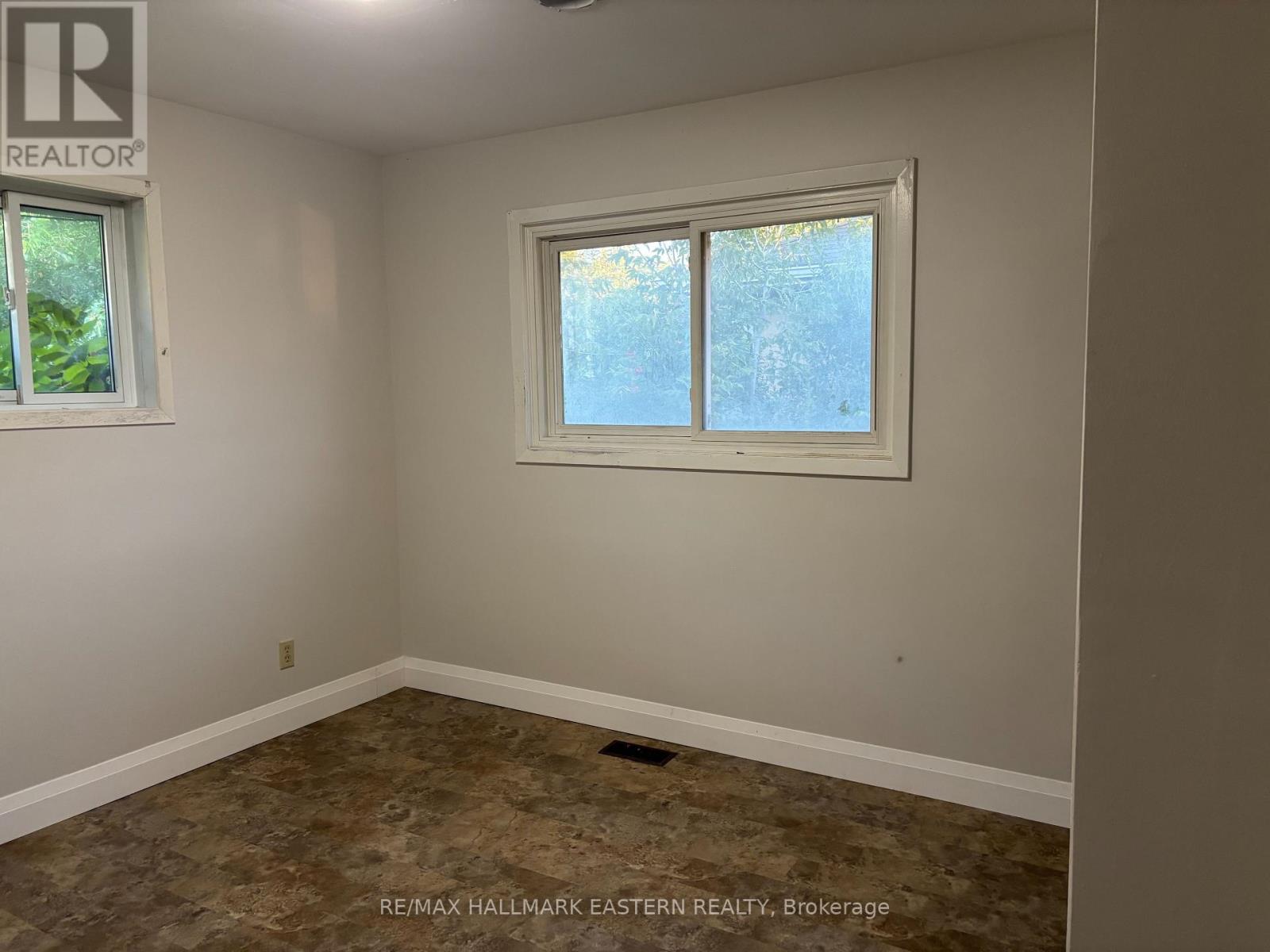 Main Floor Unit - 893 Ford Street, Peterborough (Otonabee Ward 1), Ontario  K9J 5V2 - Photo 7 - X13800954