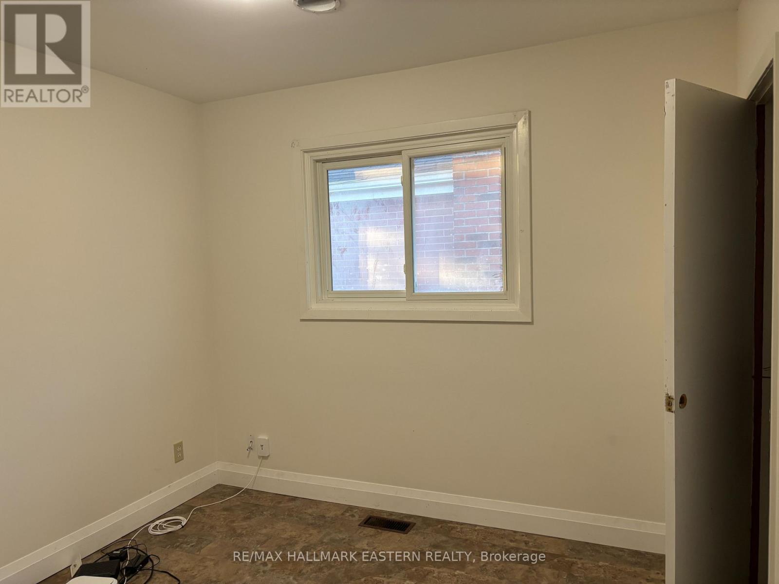 Main Floor Unit - 893 Ford Street, Peterborough (Otonabee Ward 1), Ontario  K9J 5V2 - Photo 8 - X13800954