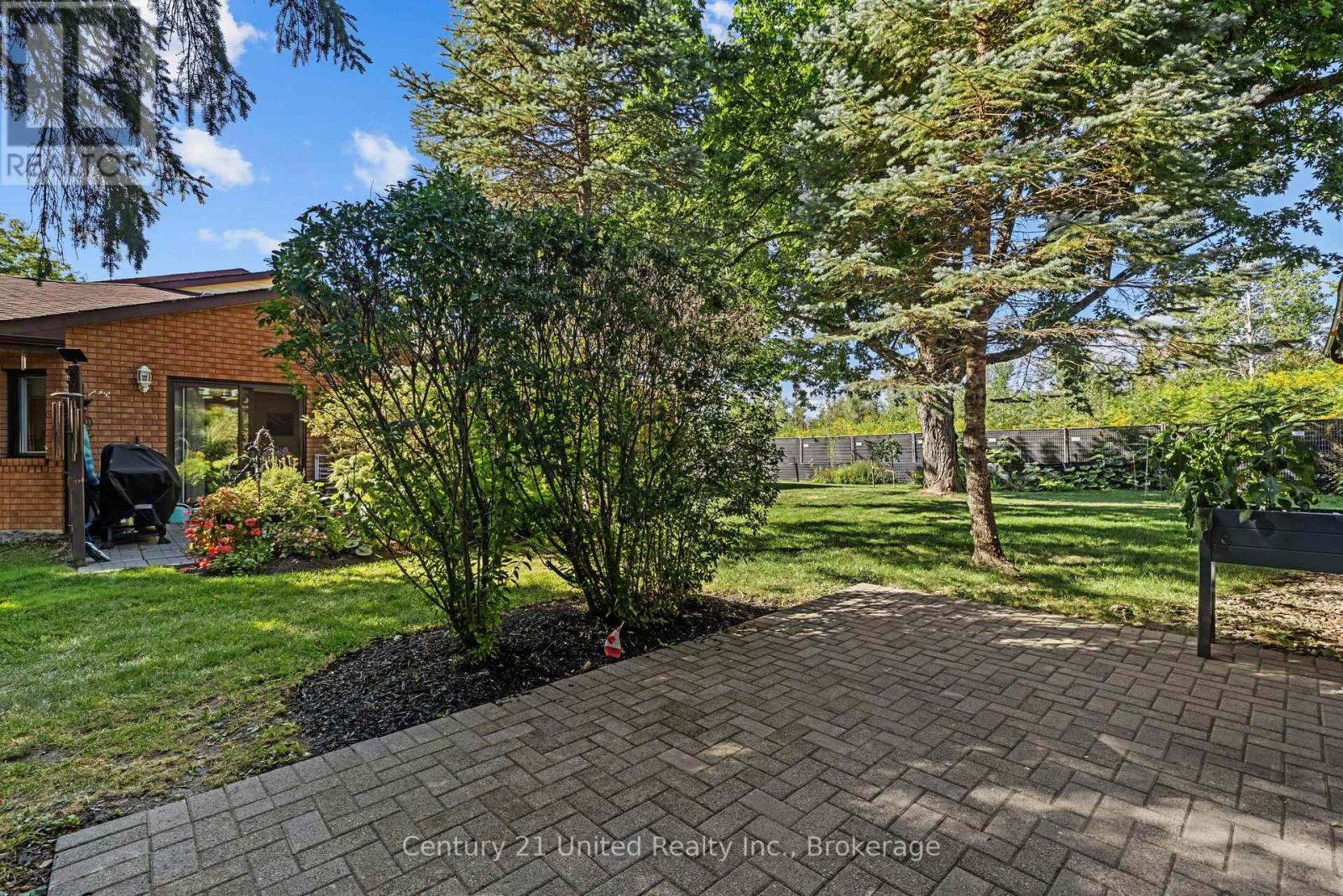 10 - 36 Champlain Crescent, Peterborough (Northcrest Ward 5), Ontario  K9L 1T1 - Photo 22 - X13802680