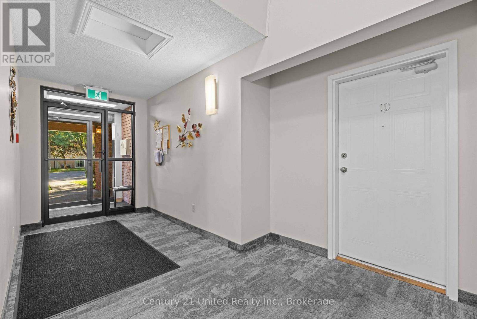 10 - 36 Champlain Crescent, Peterborough (Northcrest Ward 5), Ontario  K9L 1T1 - Photo 3 - X13802680