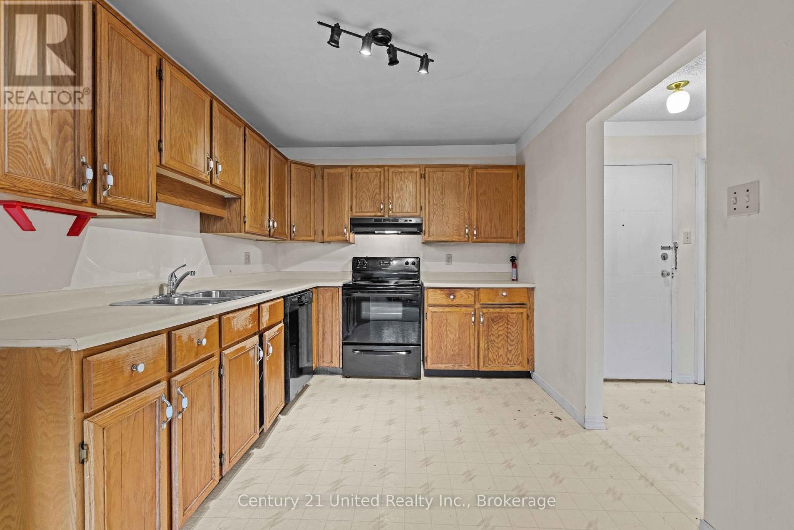 10 - 36 Champlain Crescent, Peterborough (Northcrest Ward 5), Ontario  K9L 1T1 - Photo 6 - X13802680