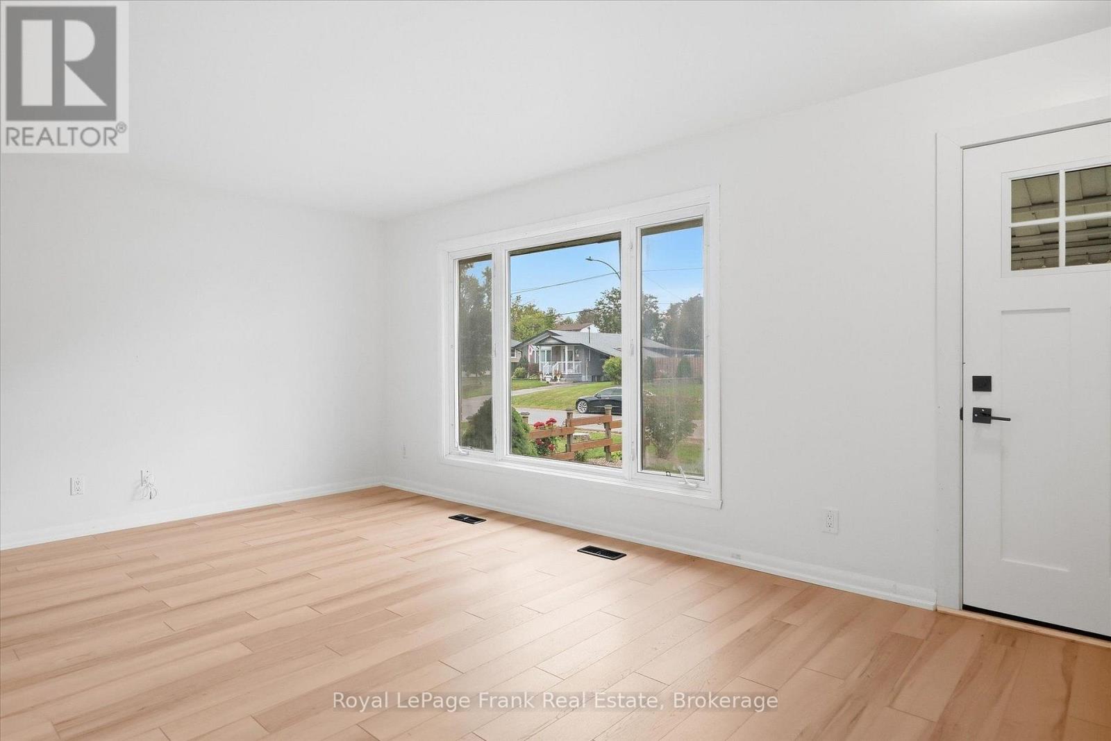 19 Daleview Avenue, Peterborough (Monaghan Ward 2), Ontario  K9J 1L6 - Photo 3 - X13802998