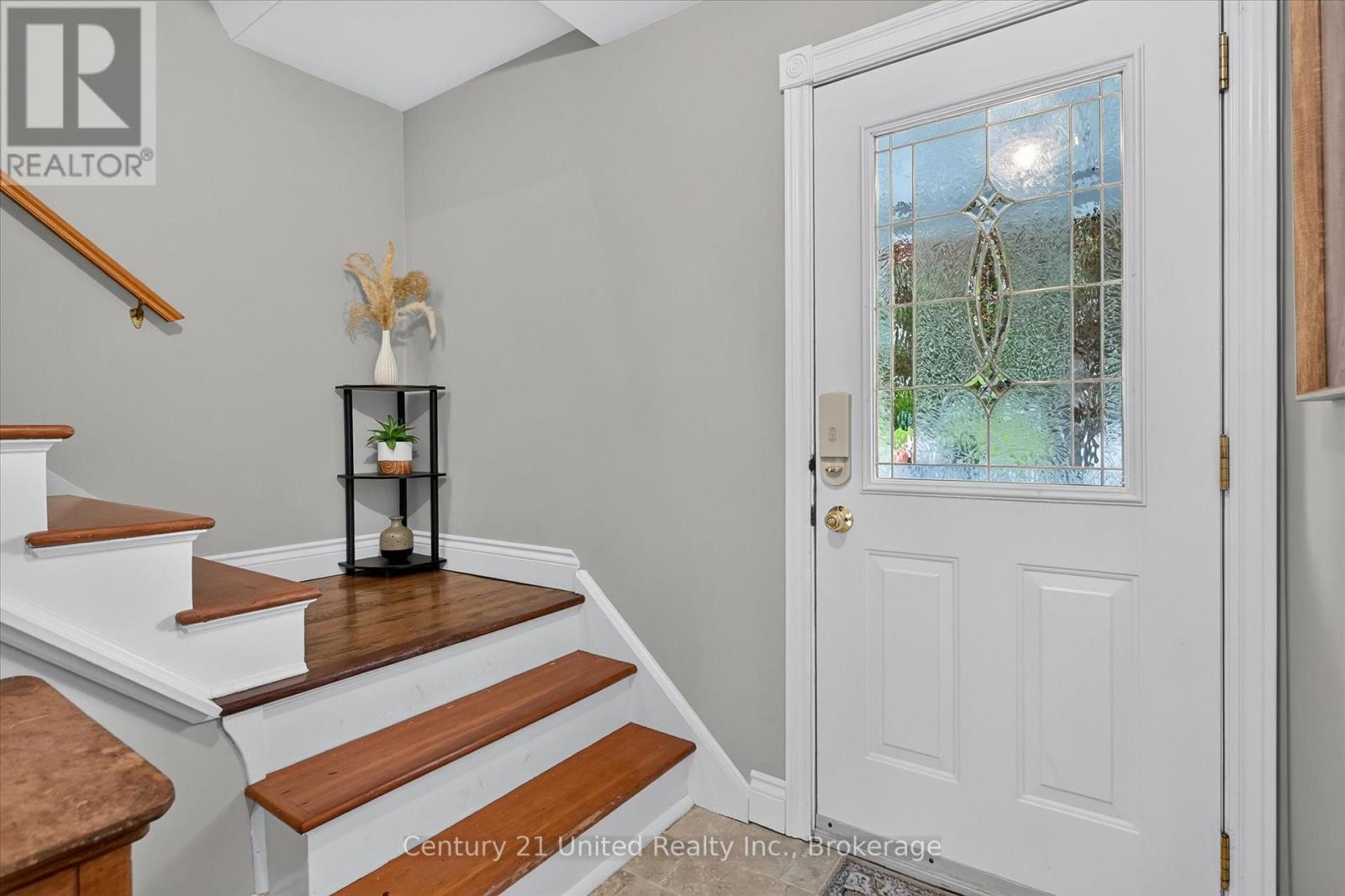 537 Montcalm Drive, Peterborough (Northcrest Ward 5), Ontario  K9H 6S9 - Photo 4 - X13803200