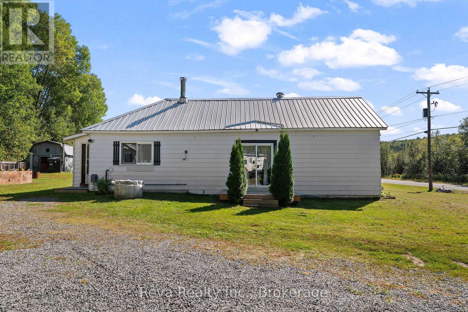 834 Hybla Road, Hastings Highlands (Monteagle Ward), Ontario  K0L 1C0 - Photo 2 - X13805086