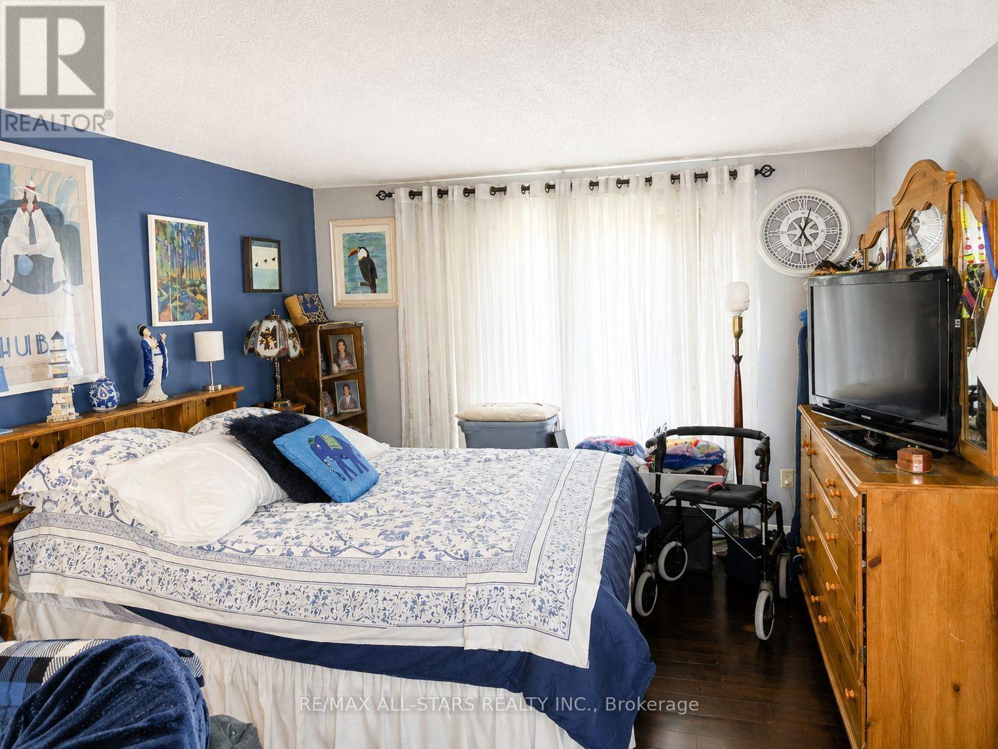 17 Pineridge Court, Clarington (Newcastle), Ontario  L1B 1B9 - Photo 8 - E13805908