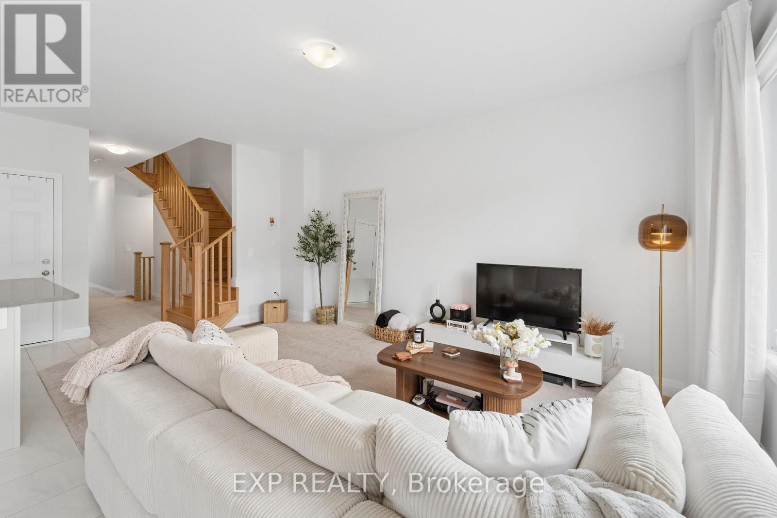73 Butler Boulevard, Kawartha Lakes (Lindsay), Ontario  K9V 6A9 - Photo 3 - X13807060