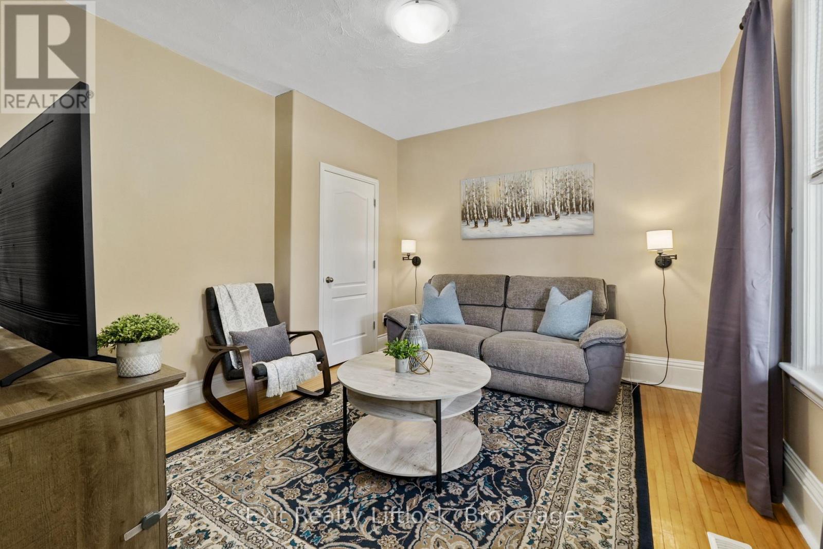 21 Aylmer Street S, Peterborough (Town Ward 3), Ontario  K9J 3H6 - Photo 5 - X13807952
