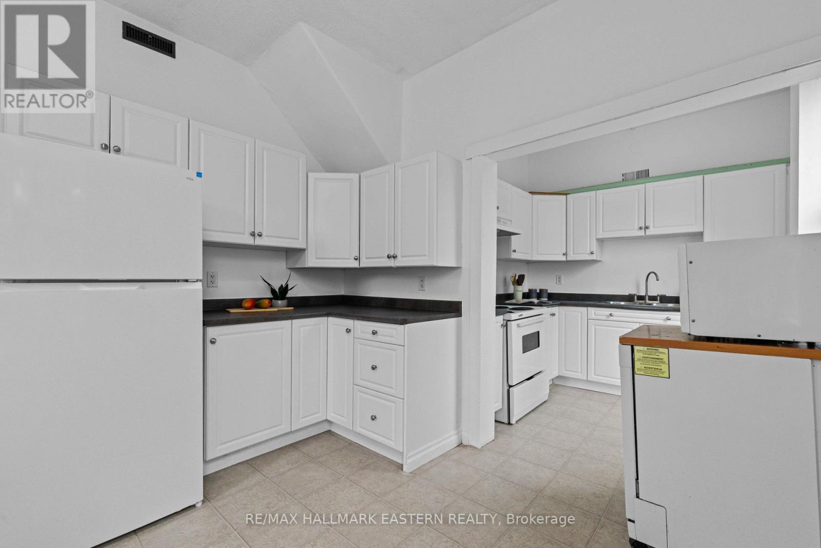 284-288 Brock Street, Peterborough (Town Ward 3), Ontario  K9H 2R1 - Photo 10 - X13808512