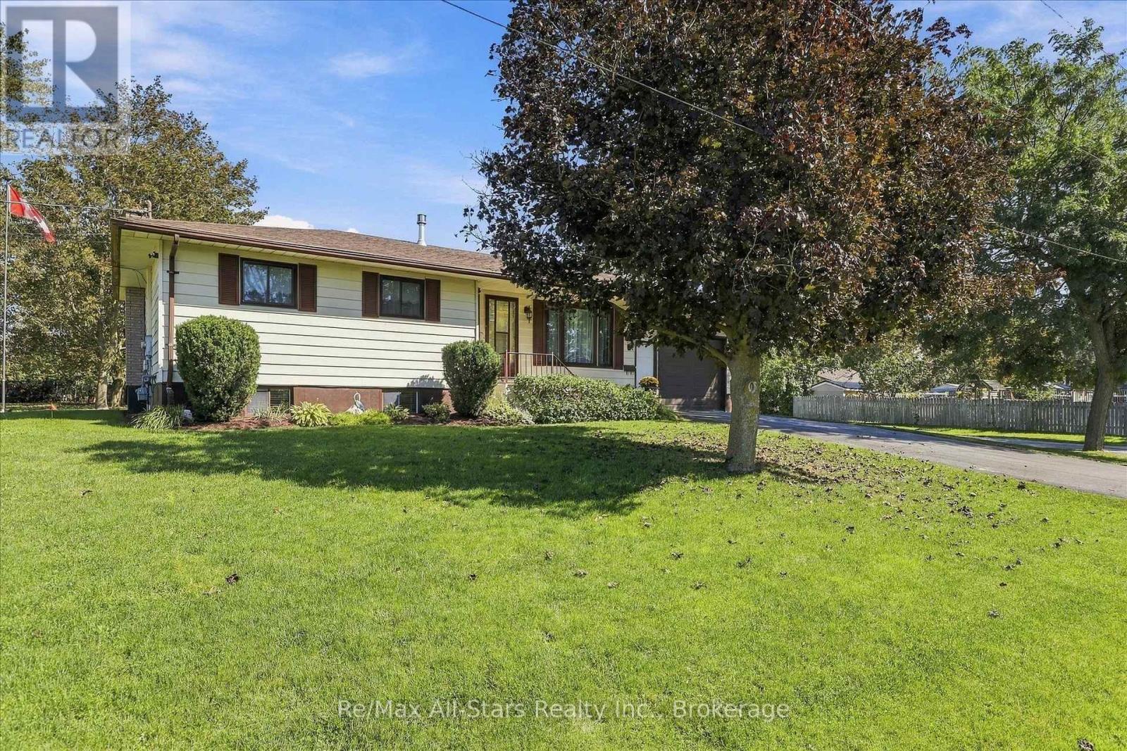 10 Emily Street N, Kawartha Lakes (Omemee), Ontario  K0L 2W0 - Photo 2 - X13808578