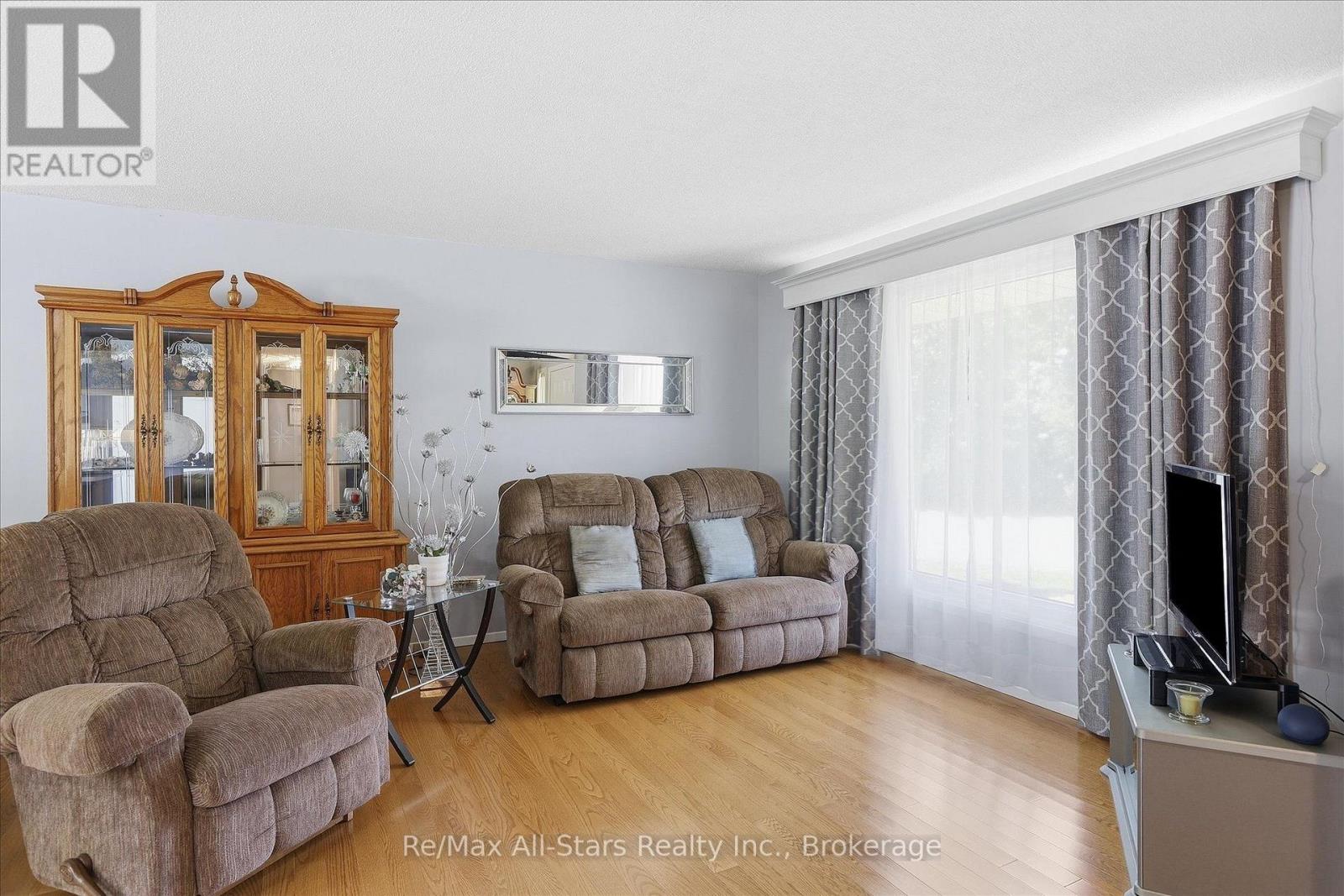 10 Emily Street N, Kawartha Lakes (Omemee), Ontario  K0L 2W0 - Photo 6 - X13808578