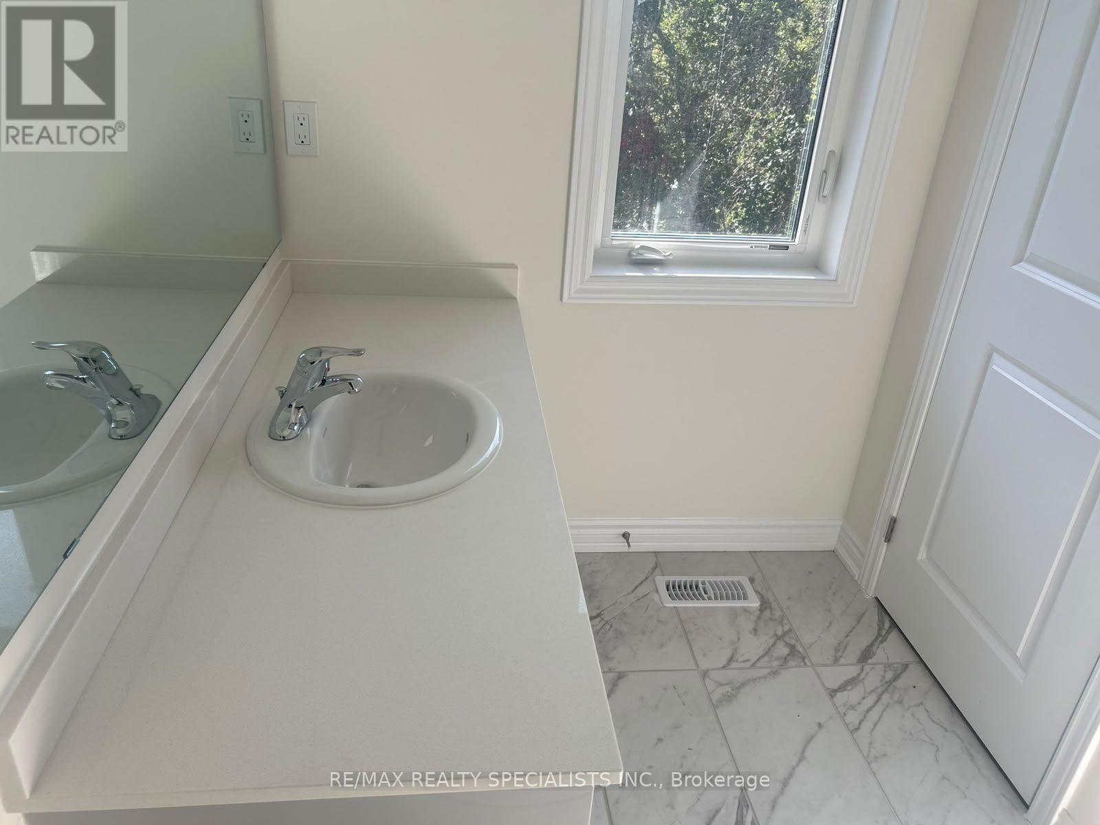67 Watts Mews, Kawartha Lakes (Lindsay), Ontario  K9V 5Z5 - Photo 17 - X13808602