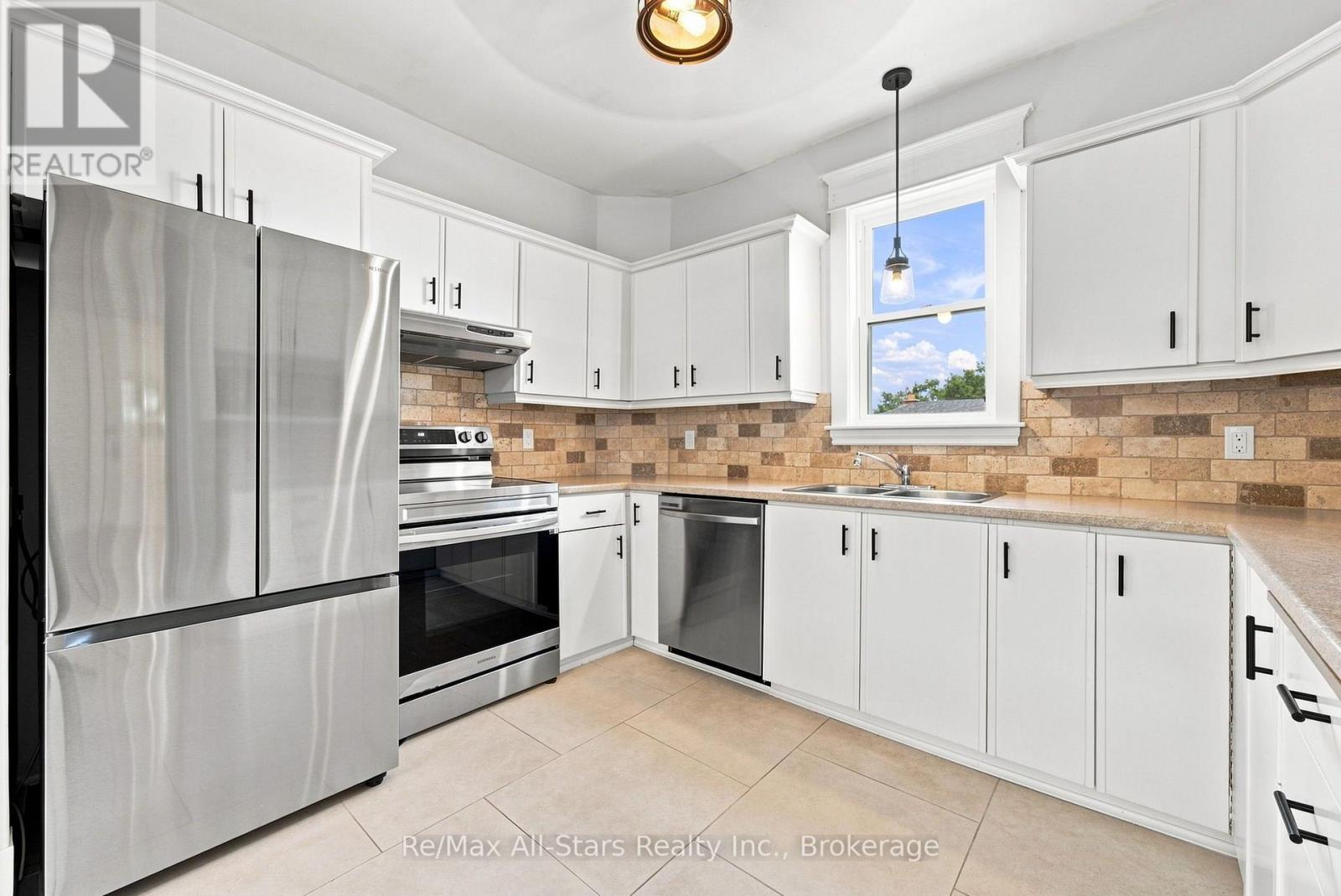 20 Mary Street E, Kawartha Lakes (Lindsay), Ontario  K9V 1V3 - Photo 12 - X13808956