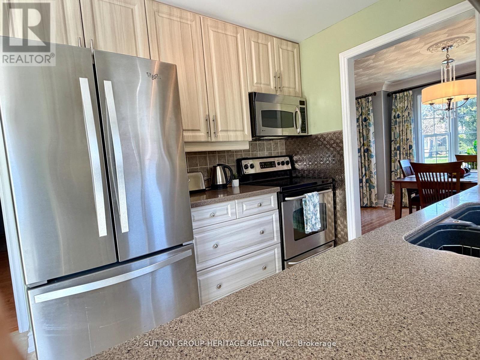 227 Victoria Avenue N, Kawartha Lakes (Lindsay), Ontario  K9V 6C9 - Photo 12 - X13808734
