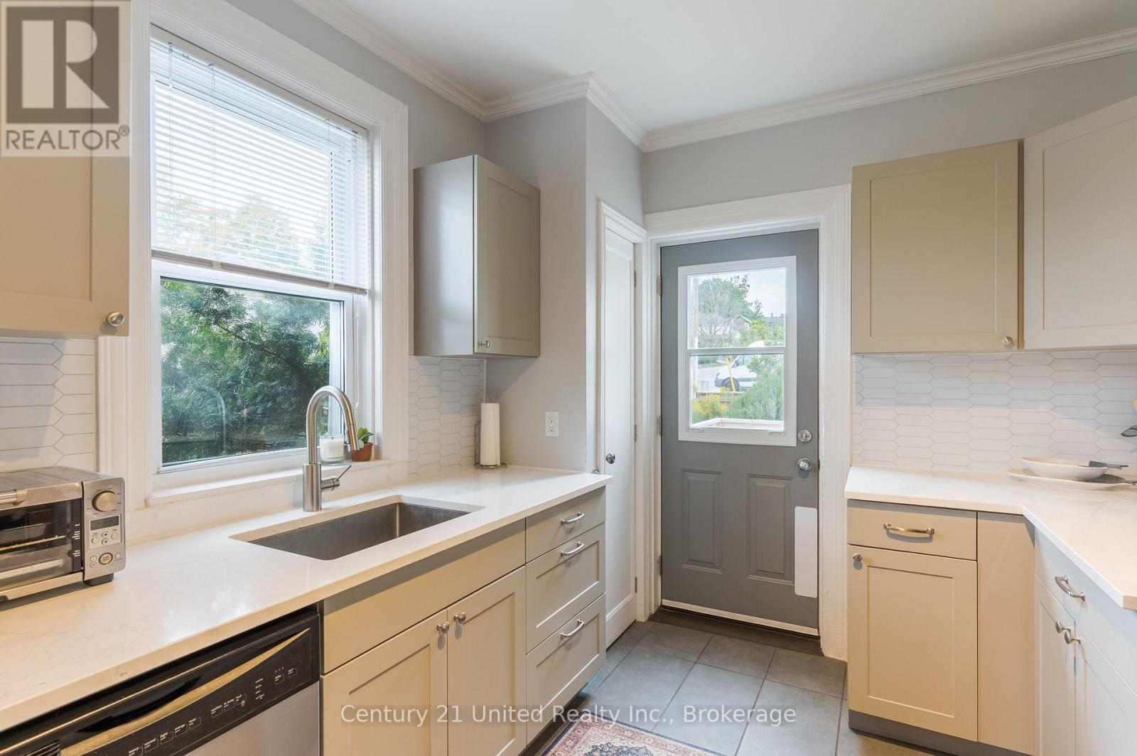 598 Downie Street, Peterborough (Town Ward 3), Ontario  K9H 4K1 - Photo 22 - X13809272