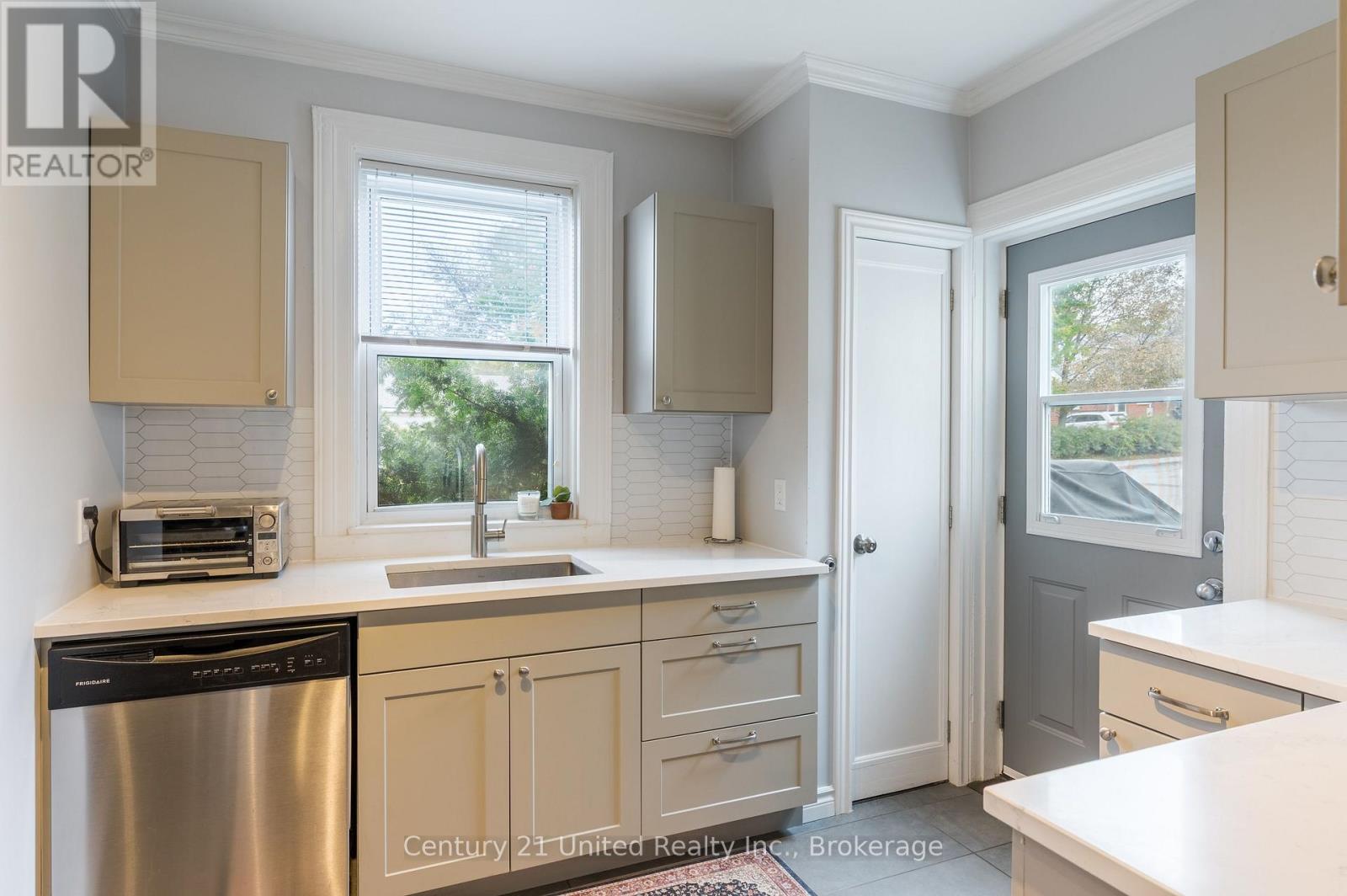 598 Downie Street, Peterborough (Town Ward 3), Ontario  K9H 4K1 - Photo 23 - X13809272