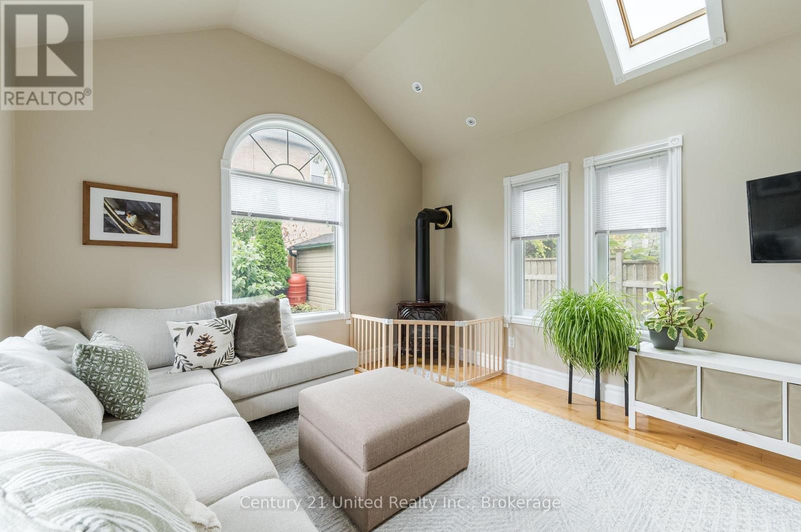 598 Downie Street, Peterborough (Town Ward 3), Ontario  K9H 4K1 - Photo 24 - X13809272