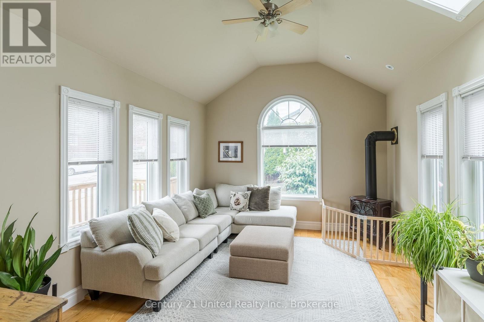 598 Downie Street, Peterborough (Town Ward 3), Ontario  K9H 4K1 - Photo 25 - X13809272