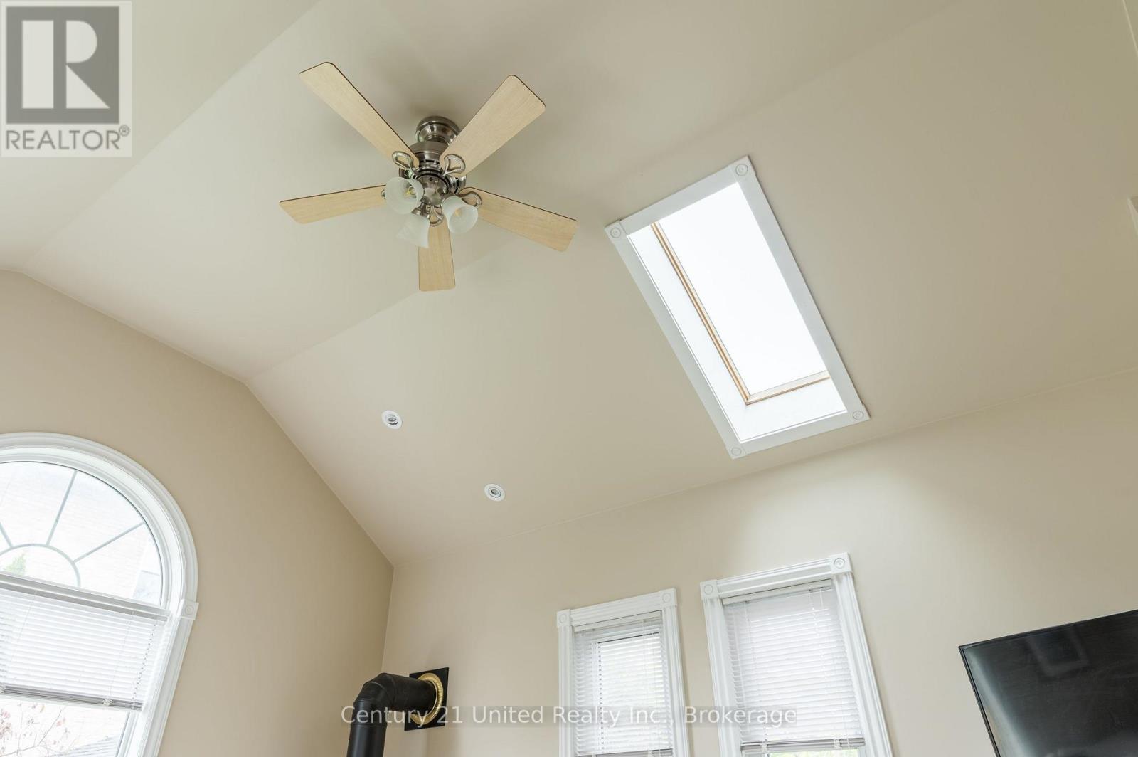598 Downie Street, Peterborough (Town Ward 3), Ontario  K9H 4K1 - Photo 28 - X13809272