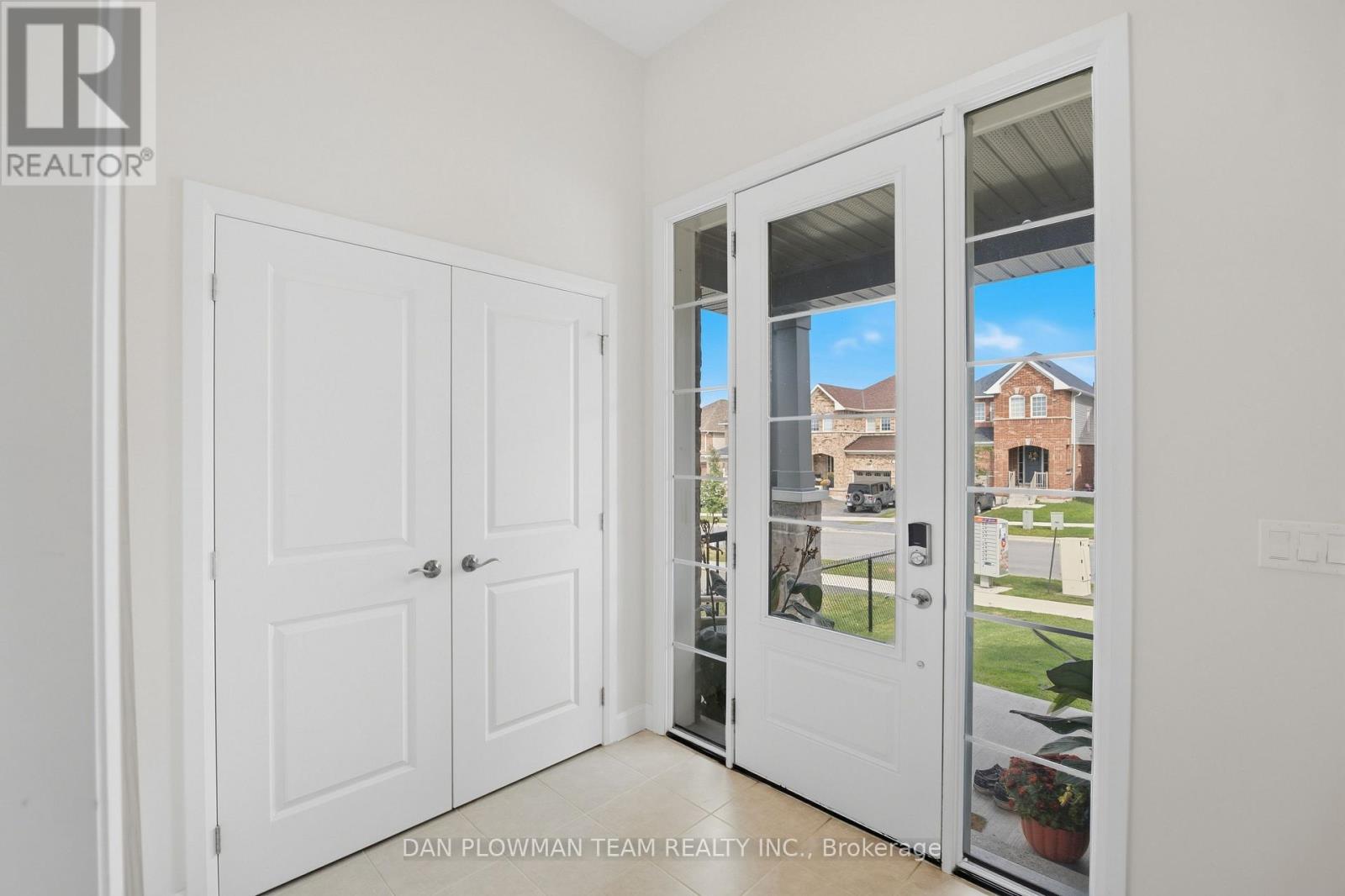 713 Latimer Way, Peterborough (Monaghan Ward 2), Ontario  K9K 0H4 - Photo 3 - X13809786