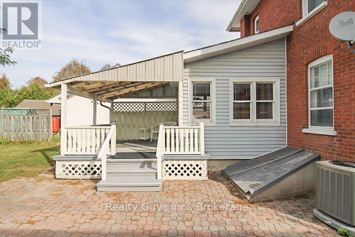 523 Armour Road, Peterborough (Ashburnham Ward 4), Ontario  K9H 1Y8 - Photo 3 - X13810264
